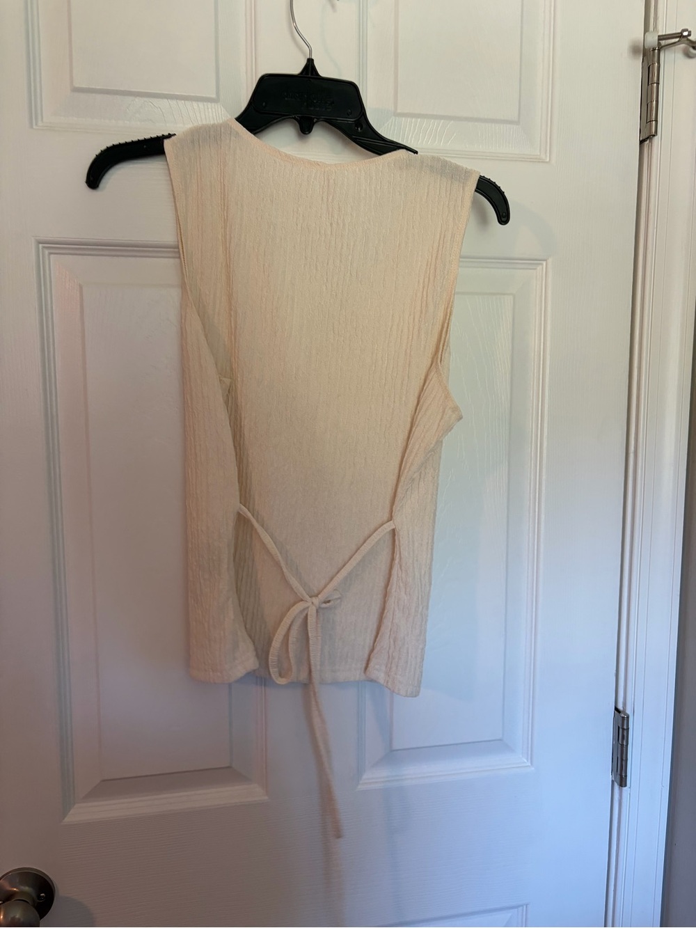 SHEIN Cream Ribbed Tank Top with Button Detail image 3